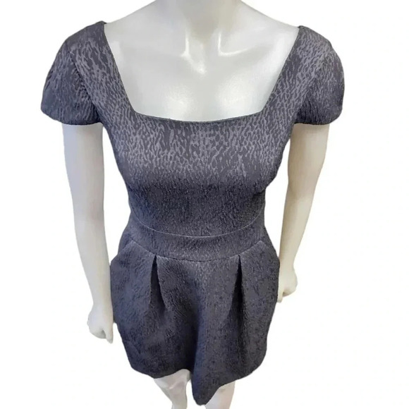BCBG Cap Sleeve Grey Mini Lined Dress Size 4 - Picture 2 of 12